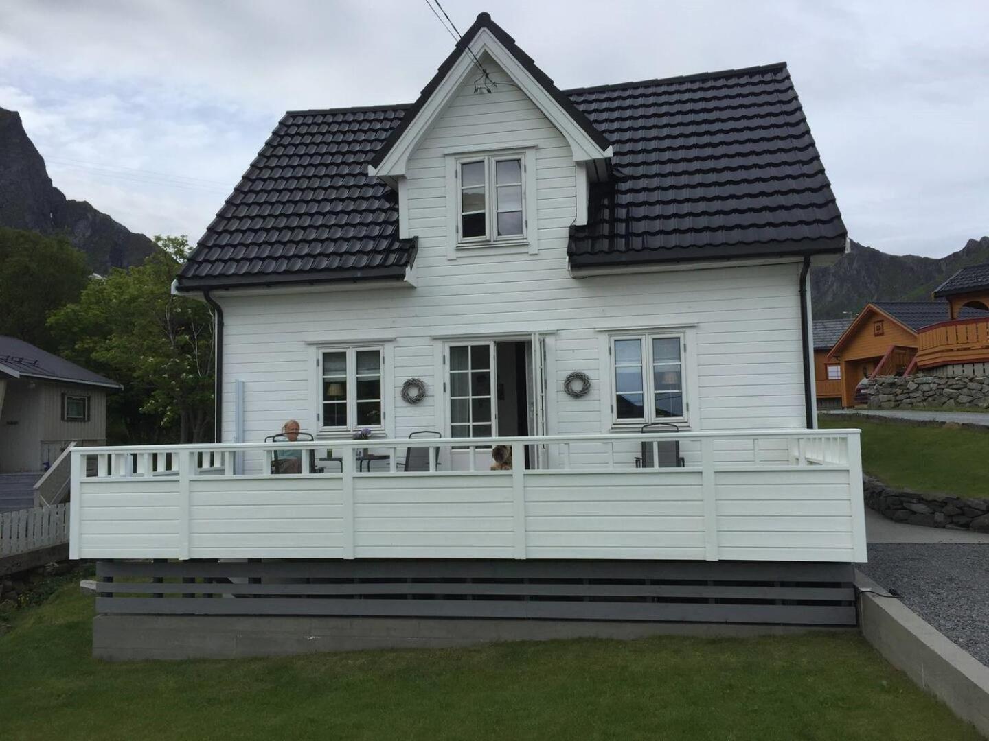 Utsiktsperle Pa Reine I Lofoten Exterior foto
